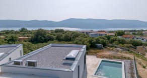 20633 – NEUES DOPPELHAUS MIT POOL UND MEERBLICK, IN RUHIGE LAGE!