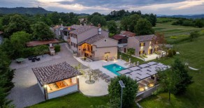 21656 – DREI MÖBLIERTE VILLEN MIT POOL, IN RUHIGE LAGE!