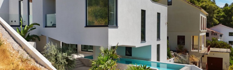 21719 – UNIKAT DESIGNVILLA MIT INFINITY-POOL UND MEERBLICK!